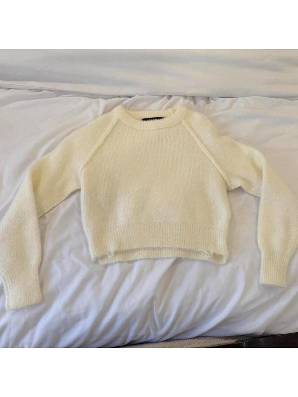 Olivaceous Cream Fuzzy Cropped Sweater